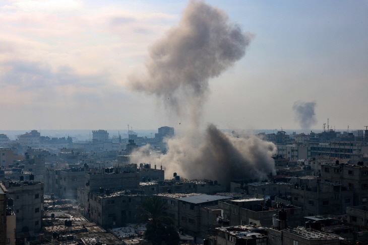 TOPSHOT-ISRAEL-PALESTINIAN-CONFLICT-STRIKES