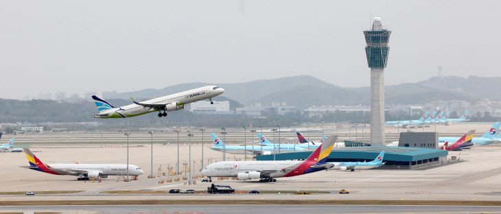 인천국제공항 주기장 여객기
