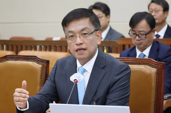 답변하는 최상목 경제부총리 후보자<YONHAP NO-1740>