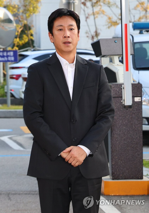 이선균