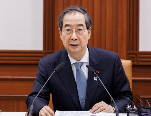 국정 현안 관계 장관회의에서 발언하는 한덕수 총리