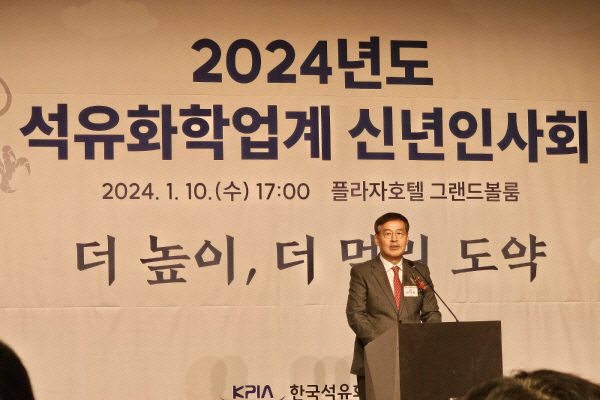 신학철