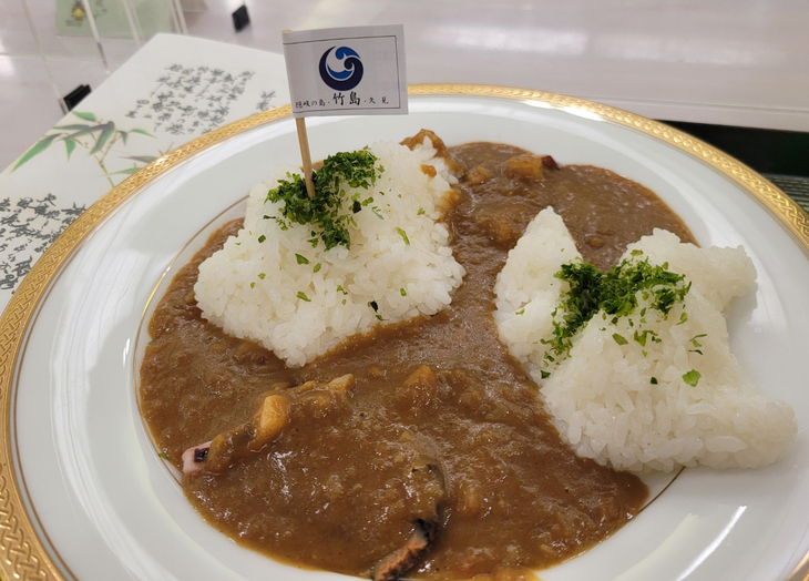 日 시마네현의 ‘<b>다케시마 카레</b>’, 도발적 메뉴로 <b>논란</b> 재점화