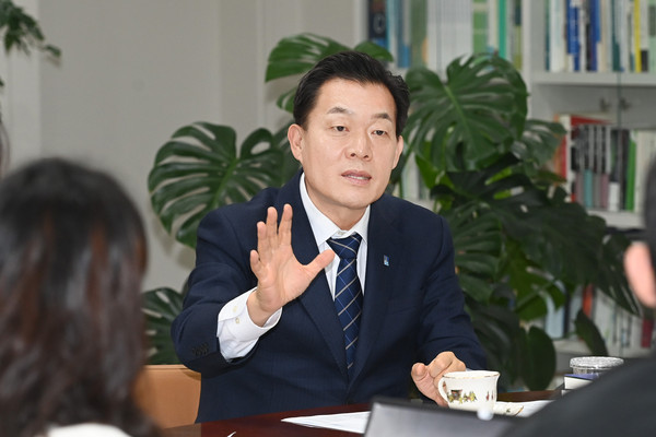 [에경포커스] 이재준표 '새빛 수원'의 미래..."시민과 함께 영근다" - 뉴스 썸네일 이미지