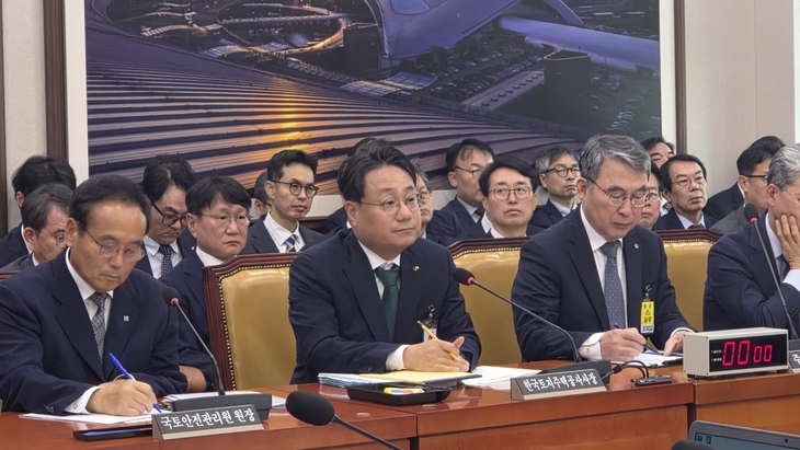 [2026 <b>국감</b>] <b>이성훈</b> LH 사장 “전국 9.6만 가구 착공”…부채·조직개편...