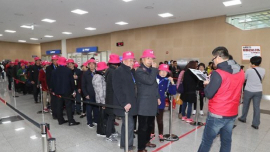 제주를 찾은 중국인 단체 관광객.(사진=연합뉴스)