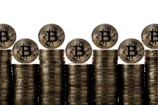 bitcoin-2666200_1920