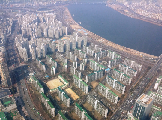 한강변의 아파트 단지.(사진=신보훈 기자)