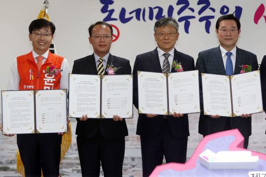 정책선거 다짐하는 광주시장 후보들