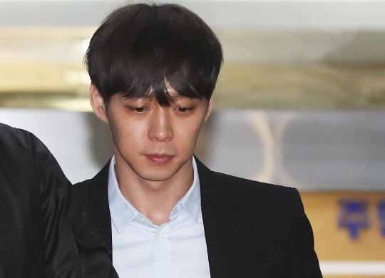 박유천