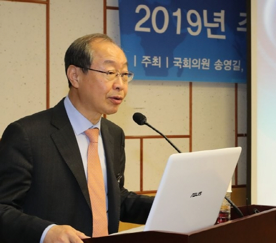 장지상 산업연구원장.