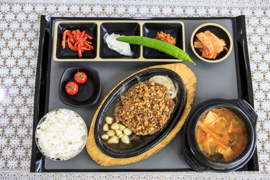 단양팔경휴게소(부산방향)_단양마늘수제떡갈비