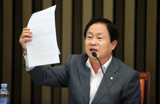 조국 후보 의혹 관련 발언하는 주광덕