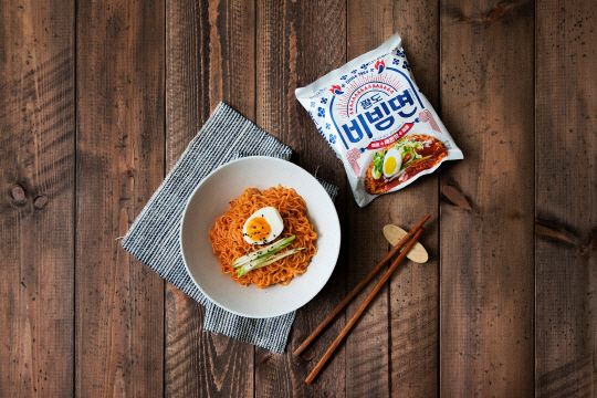 팔도가 정식 출시한 비빔면 매운맛.