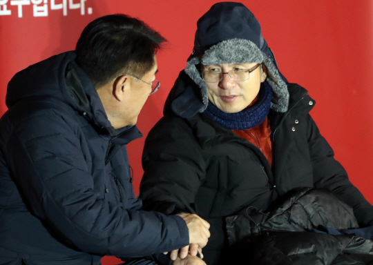 대화하는 황교안 대표와 정진석 의원