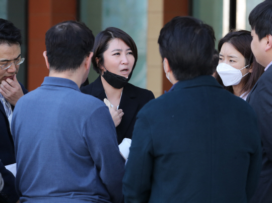 기자회견 하는 미투 논란 미래통합당 김원성 최고위원 부인 방소정