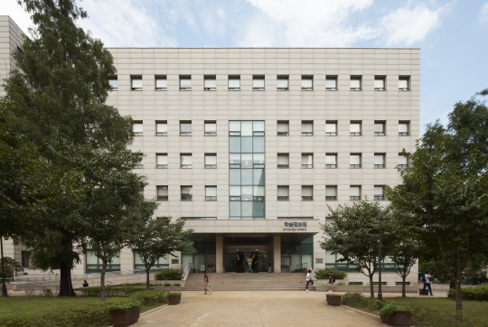 200520_학술정보원 전경