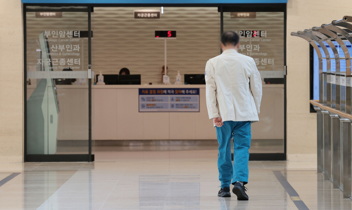 출구 안 보이는 의정 갈등
