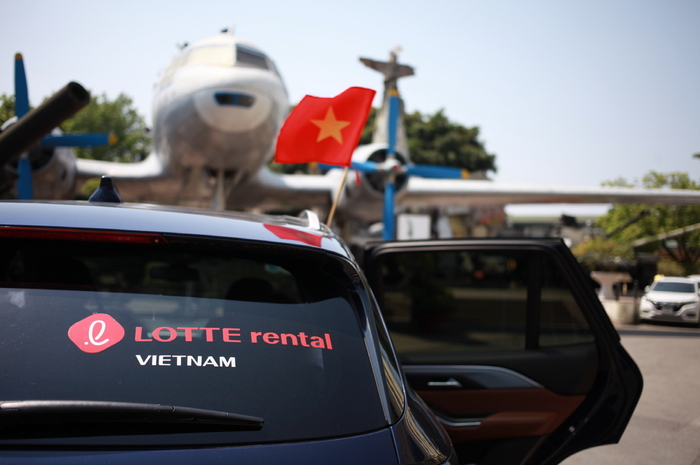 롯데렌탈이 베트남에서 '기사포함렌터카 서비스'를 운영한다.