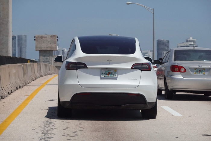 US-TESLA-REPORTS-1ST-QUARTER-SALES-DROP-OF-8.5-PERCENT