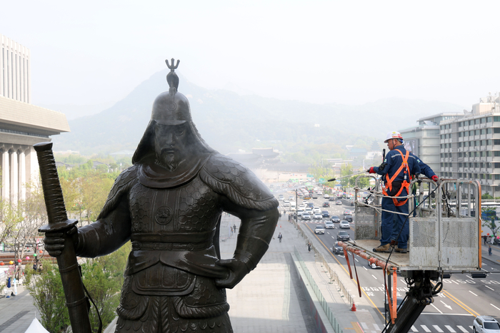 서울 광화문광장 이순신 장군 동상.공동취재/연합뉴스