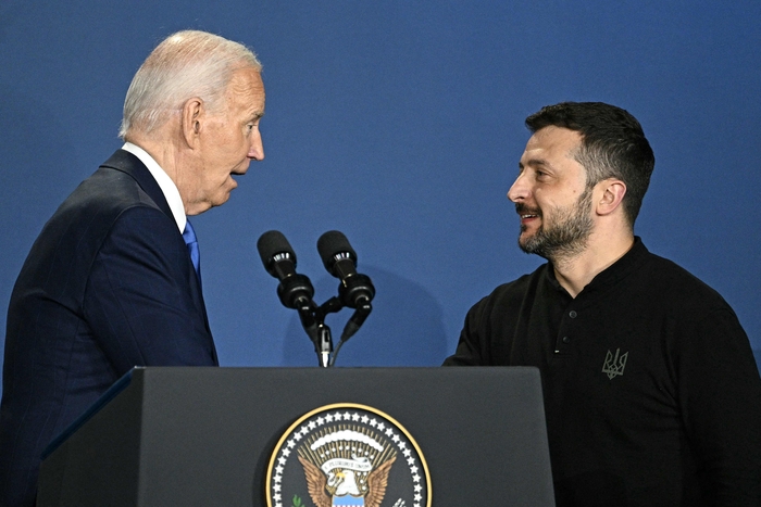 TOPSHOT-US-UKRAINE-NATO-SUMMIT-DIPLOMACY-BIDEN