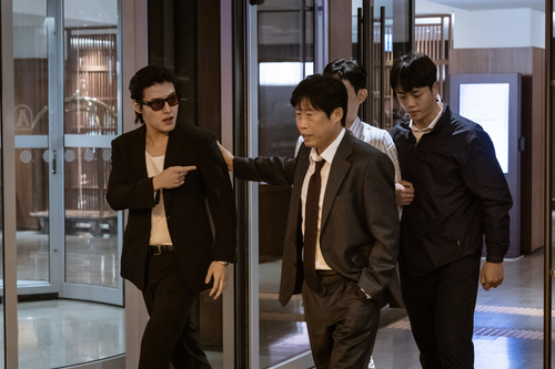대작 흥행 없는 극장가, 국내영화 ‘승부’·‘야당’ 선전 빛났다