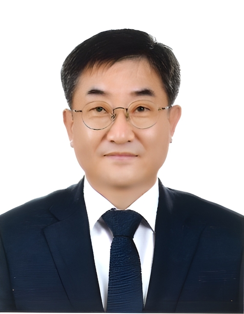 황승훈 신임 행정국장