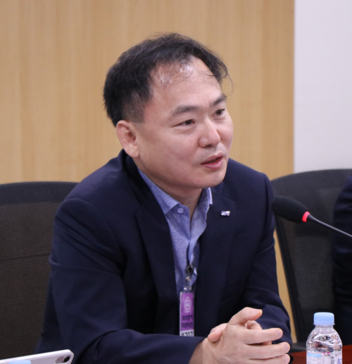 박만근  전력거래소 전력시장본부장이 '새정부, 재생에너지 보급 확대를 위한 에너지정책 거버넌스 방향성 세미나' 토론에 참석, 발언하고 있다. 사
