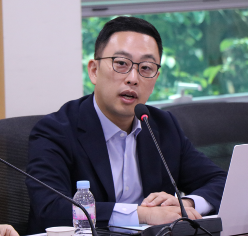 윤태환 루트에너지 대표가 '새정부, 재생에너지 보급 확대를 위한 에너지정책 거버넌스 방향성 세미나' 토론에 참석, 발언하고 있다. 사진= 유병욱