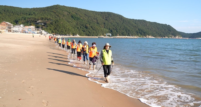 완도 신지 명사십리에서 맨발 노르딕워킹 함께 해요!