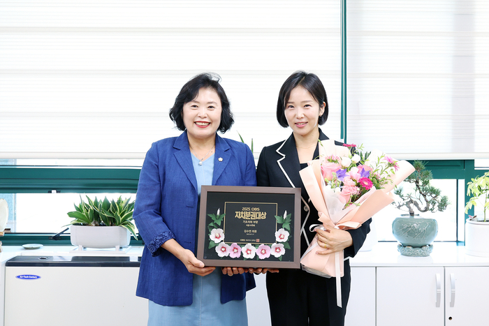 시흥시의회 오인열 의장(좌)-김수연 의원