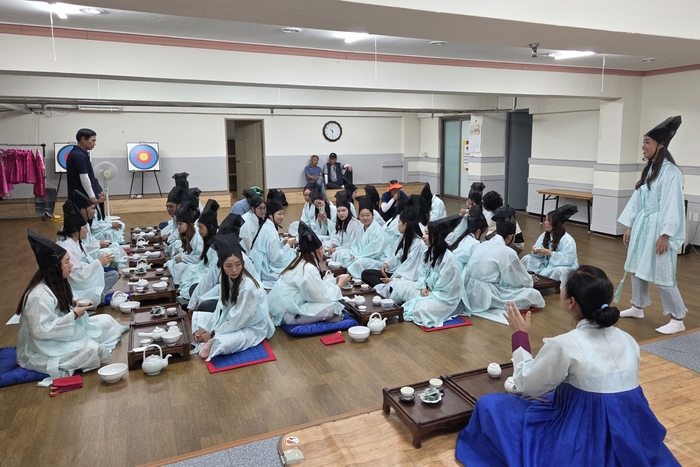 '향교와 5일장의 만남'