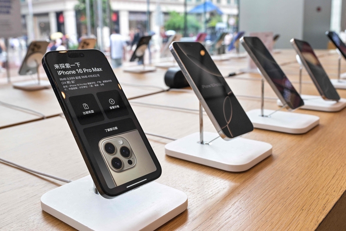 CHINA-ECONOMY-APPLE