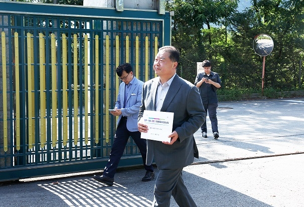 김경일 파주시장 7일 '파주~개성 디엠지(DMZ) 국제평화마라톤대회' 개최 위한 북한주민접촉신고서 통일부에 제출