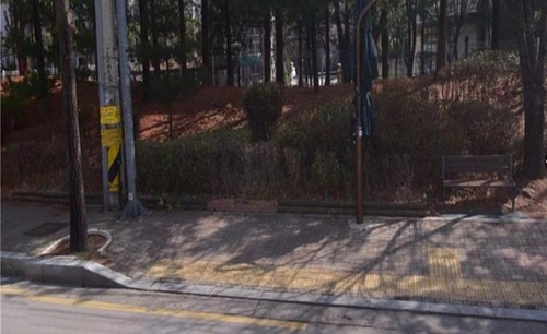 구리시 동구릉 역사거리가 들어서는 원일 가대라곡 아파트 앞 보도