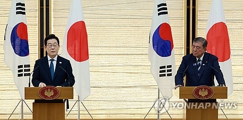 이재명 대통령과 이시바 시게루 일본 총리가 23일 일본 도쿄 총리 관저에서 공동 언론 발표를 하고 있다. [사진=연합뉴스]