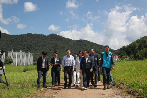 주광덕 남양주시장-김동연 경기도지사 27일 백봉지구 내 경기동북부 공공의료원 예정부지 방문
