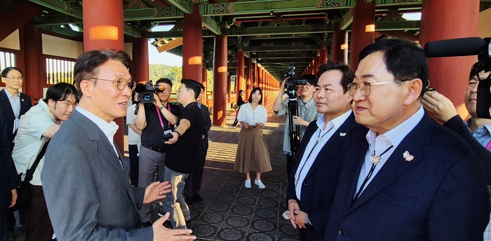 김민석 총리, APEC 정상회의 문화·관광 준비 상황 직접 점검
