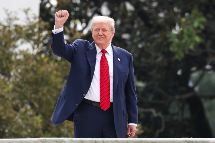 USA GOVERNMENT TRUMP