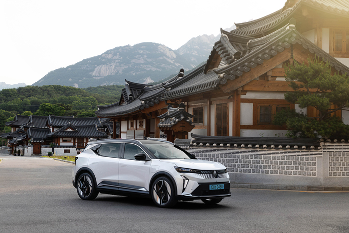 르노코리아 세닉 E-Tech.