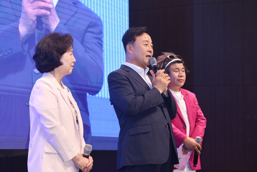 김성제 의왕시장 6일 2025년 제8회 학의천 노래자랑 주재
