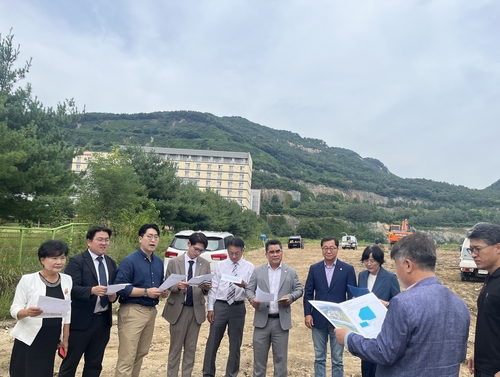 안양시의회 총무경제위원회, 경인교대 경기캠퍼스 내 야구장·풋살장 조성 현장 방문