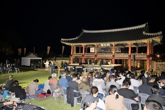 공주시, '캔들라이트 공주온밤' 성황…왕도심 야간관광 도시로 재도약