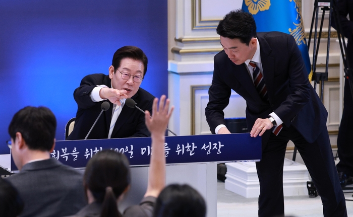 이재명 대통령과 강훈식 비서실장
