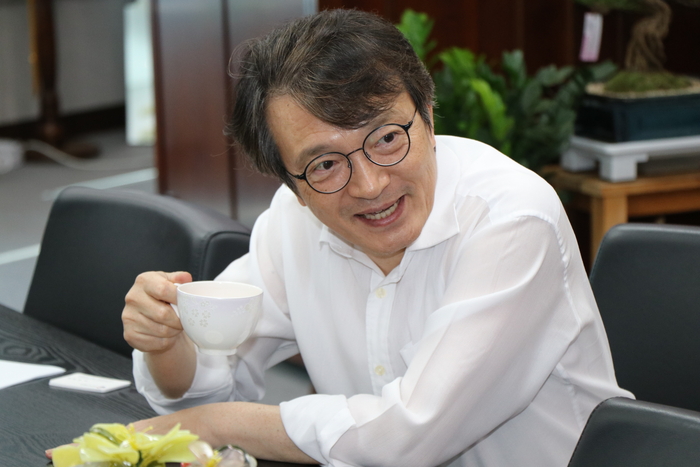 김의겸