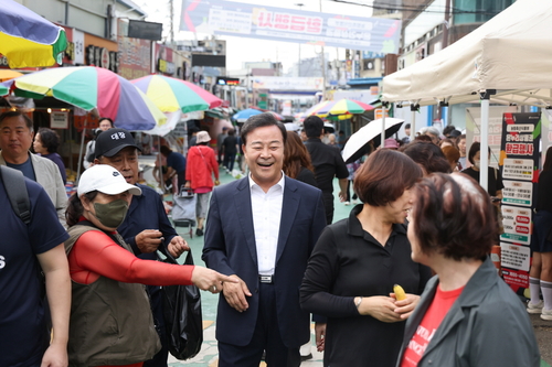 김성제 의왕시장 2일 의왕도깨비시장 들러 추석맞이 현장 소통