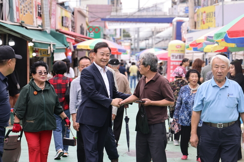 김성제 의왕시장 2일 의왕도깨비시장 들러 추석맞이 현장 소통