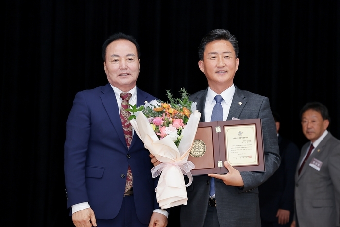 임달희 공주시의장, 대한민국의정봉사대상 수상