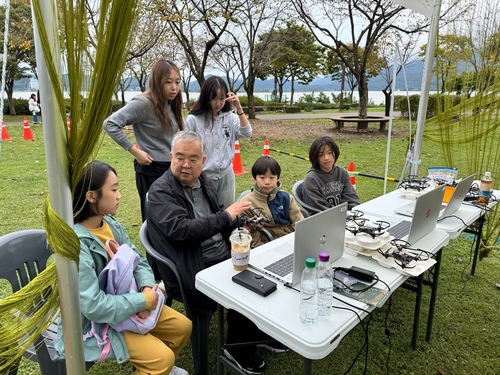 안철훈 경복대학교 소프트웨어융합학과 교수 2025년 제39회 다산 정약용 문화제에서 '미래 공방' 운영